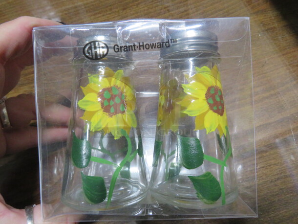 NEW Salt/Pepper Shaker Set. 2XBID - Image 1 of 1