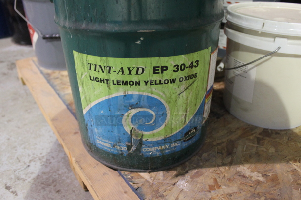 ALL ONE MONEY! PALLET LOT of Various Barrels Including 6411 Equipment Enamel, Tint-ayd EP 30-43 Light Lemon Yellow Oxide, Butt Putty Epoxy Crack Filler. BUYER MUST REMOVE. - Image 4 of 8