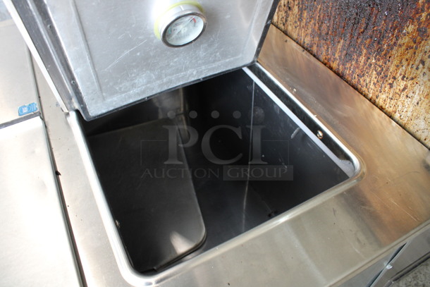 Stainless Steel Commercial Cold Pan Drop In Unit w/ 2 Center Hinge Lids. 30.5x27.5x27.5. Tested and Working! - Image 5 of 6