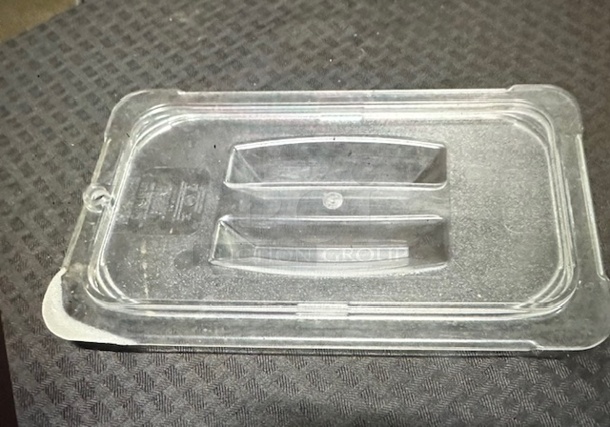 1/4 Size Food Storage Container Lid. 2XBID - Image 1 of 1