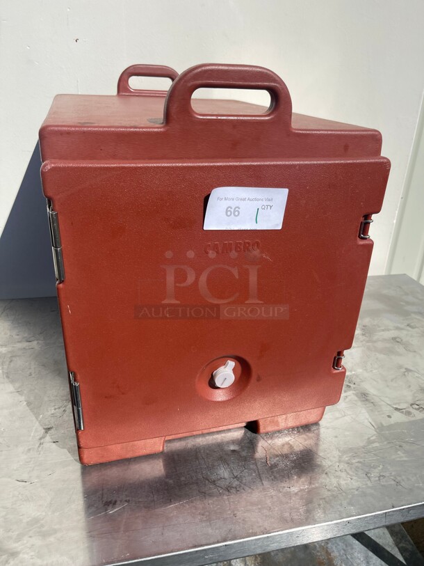 Cambro Ultra Pan Carrier® Black Front Loading Insulated Food Pan Carrier - 4 Full-Size Pan Max Capacity - Image 7 of 8