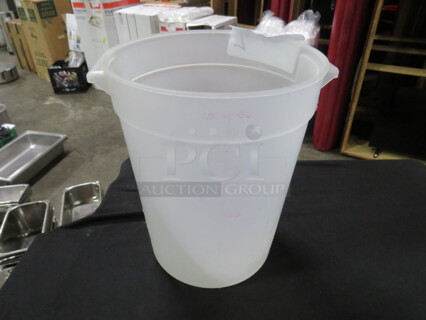 8 Quart Food Storage Container. 2XBID