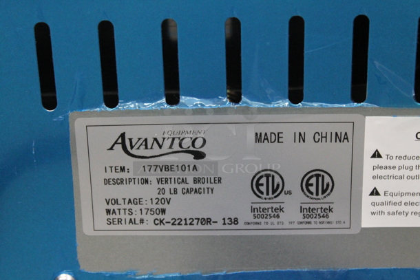 BRAND NEW SCRATCH AND DENT! Avantco 177VBE101A Stainless Steel Commercial Countertop Electric Powered 20 lb. Vertical Broiler. 120 Volts, 1 Phase. Tested and Working! - Image 3 of 8