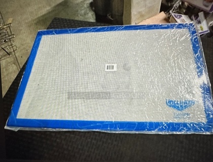 One NEW Vollrath Full Size Silicone Sheet Pan Liner. Model# T3610SM. $23.45