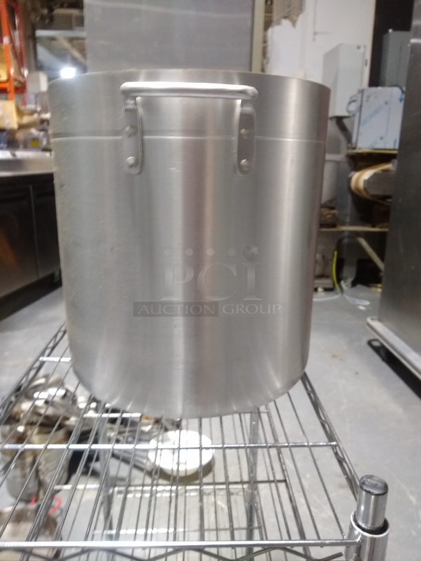 Choice 24 Qt. Standard Weight Aluminum Stock Pot

 - Image 2 of 6