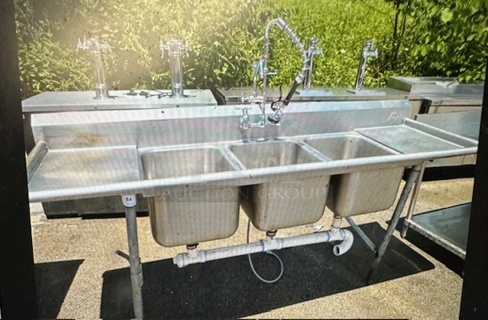 One 3 Compartment Sink With R/L Drain Board And Faucet And Hose Sprayer. 90.5X26X42