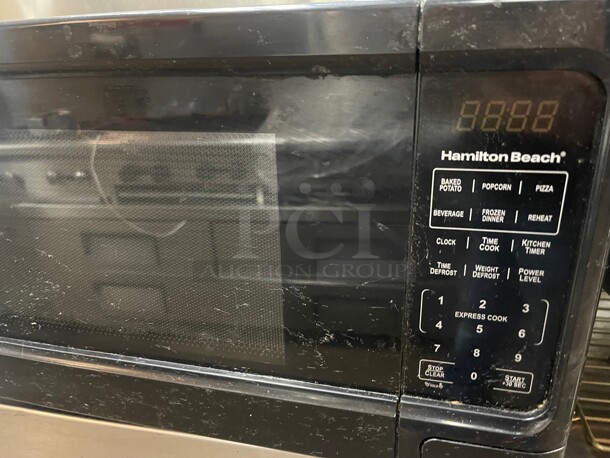 working! Hamilton Beach 1.1 Cu. Ft. Black Digital Microwave Oven 110 Volt Tesed and Working - Image 6 of 9