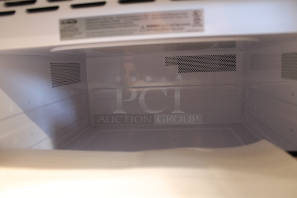 BRAND NEW SCRATCH AND DENT! KoolMore Stainless Steel Commercial Microwave Oven Drawer. 115 Volts, 1 Phase. - Image 7 of 9