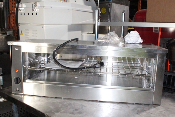 BRAND NEW SCRATCH & DENT! Vollrath CM4-20835 JW30 35" Countertop Cheese Melter - 208V. Power switch is damaged. Missing Leg. S/N: 0004-01703315-007 - Image 3 of 9