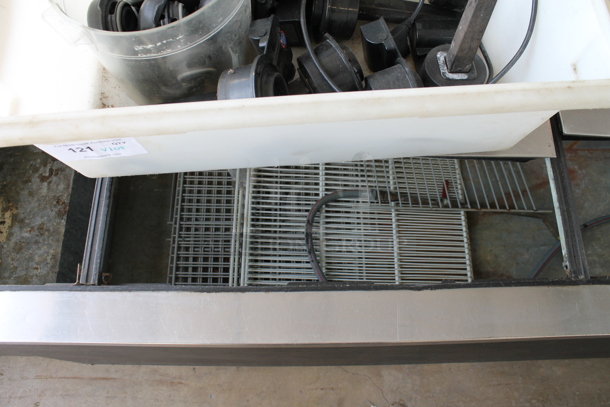 Beverage Air DW79 Stainless Steel Commercial Back Bar Bottle Cooler w/ 3 Sliding Lids. 115 Volts, 1 Phase. Tested and Working! - Image 5 of 6