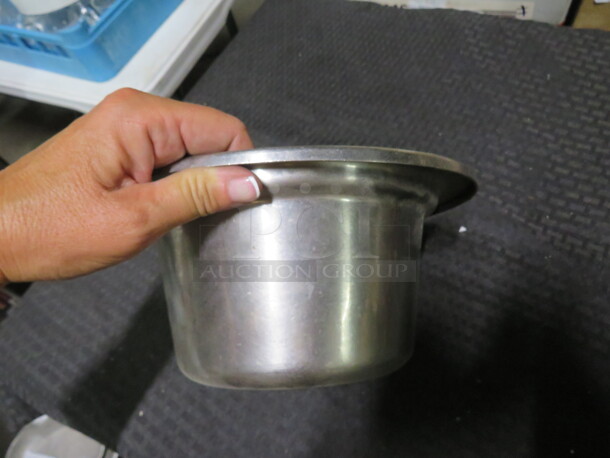 One Bon Chef 9X5 Stainless Steel Food Pan/Casserole Dish. Laurel Design. - Image 2 of 3