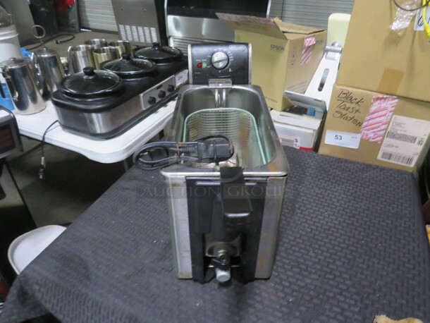 One DeLonghi Fryer, With 1 Basket. 120 Volt. Model# D14522DZ. - Image 1 of 1