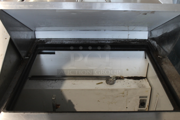 2012 True TSSU-72-30M-B-ST Stainless Steel Commercial Sandwich Salad Prep Table Bain Marie Mega Top on Commercial Casters. 115 Volts, 1 Phase. Tested and Powers On But Does Not Get Cold - Image 3 of 7