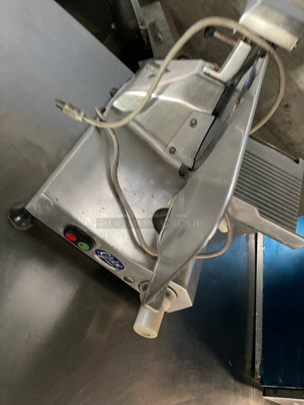 Working! Globe Commercial Meat Slicer NSF 115 Volt Tested and Working! - Image 2 of 6