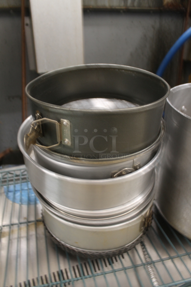 ALL ONE MONEY! Two Tier Lots of Various Items Including Metal Skillets, China Cap Strainer and Stock Pot - Image 6 of 7