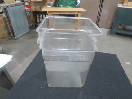 8 Quart Food Storage Container. 2XBID