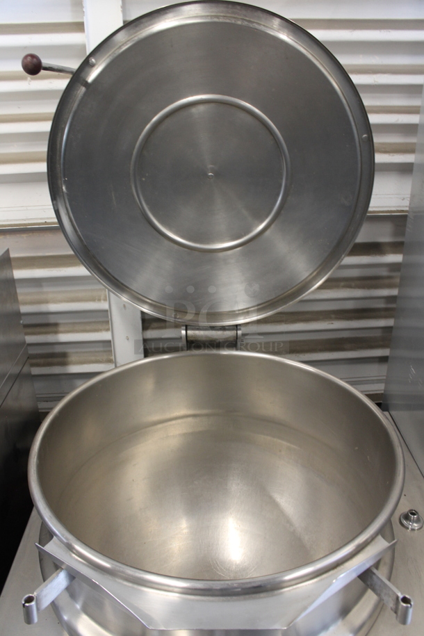 Vulcan Hart VDMT-40 Stainless Steel Commercial Floor Style Direct Steam Powered Steam Kettle. - Image 4 of 8