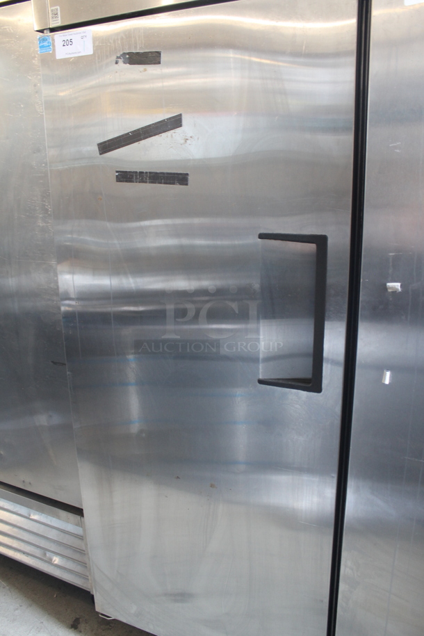 2013 True TG1R-1S ENERGY STAR Stainless Steel Commercial Single Door Reach In Cooler w/ Poly Coated Racks on Commercial Casters. 115 Volts, 1 Phase. Tested and Working! - Image 5 of 7