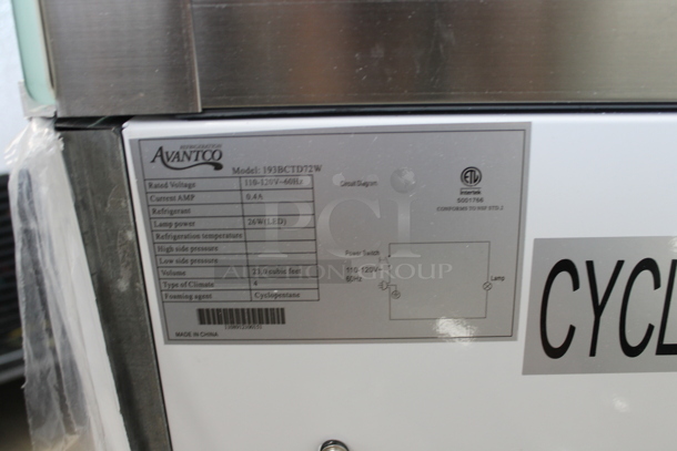 BRAND NEW SCRATCH AND DENT! Avantco 193BCTD72W Metal Commercial Curved Glass Refrigerated Bakery Display Case Merchandiser. 110-120 Volts, 1 Phase. Tested and Powers On But Does Not Get Cold - Image 7 of 7