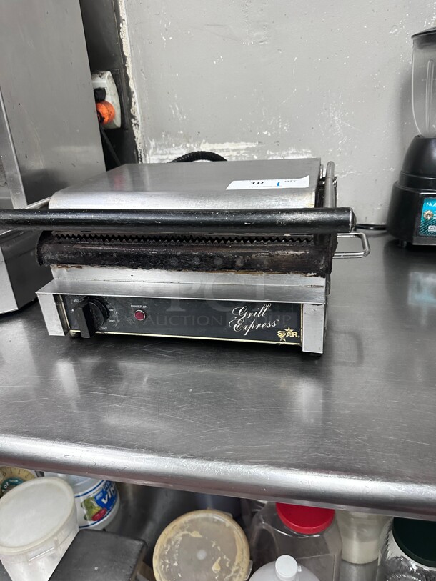 Working! Star GX14IG 15 inch Single Commercial Panini Press w/ Cast Iron Grooved Plates, 120v NSF Tested and Working! - Image 2 of 8