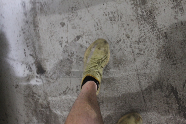 ALL ONE MONEY! PALLET LOT OF Various Items Including Bi Flare 83 Luster Pigment, SeamTek Grout and Finish Resin, Organic Peroxide, Spectrum Chemical, Min-u-sil 10 Silica. BUYER MUST REMOVE.  - Image 12 of 12