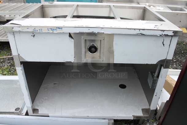 BRAND NEW SCRATCH AND DENT! Stainless Steel Commercial Electric Powered Steam Table w/ Under Shelf. 208 Volts, 1 Phase. - Image 4 of 7