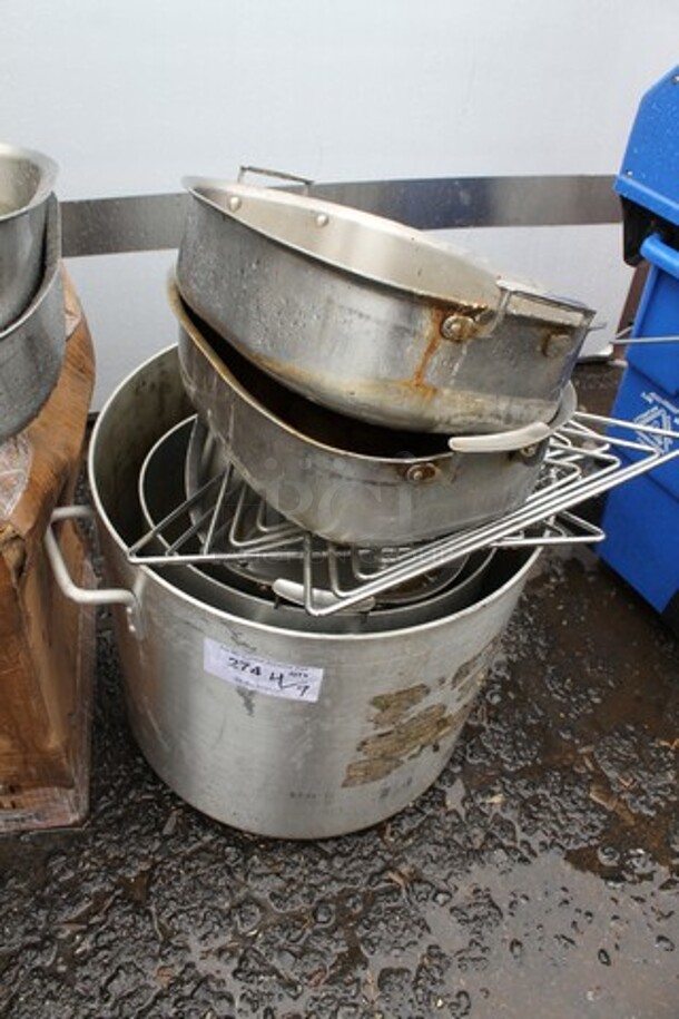 ALL ONE MONEY! Lot of Metal Items Including Stock Pot and Baking Pans  - Image 1 of 4