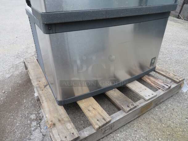 One Manitowic Ice Maker. 115 Volt. Model# QY0285W. 30X23X18 - Image 1 of 3