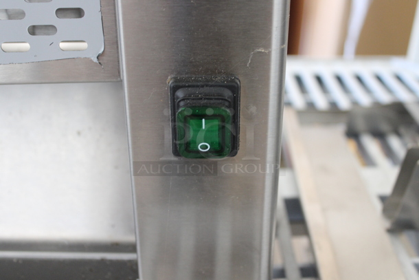 BRAND NEW SCRATCH AND DENT! Prince Castle CTS-W Stainless Steel Commercial Countertop Electric Powered Vertical Contact Toaster. 120 Volts, 1 Phase. Tested and Working! - Image 3 of 6
