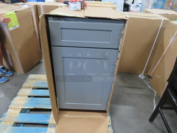 One NEW Echelon Maple 18 Inch 1 Door, 1 Drawer Base Cabinet In A Slate Finish. #VB18HR.