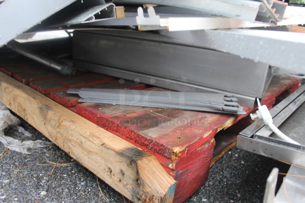 ALL ONE MONEY! PALLET LOT of Various Metal Panels! - Image 4 of 4