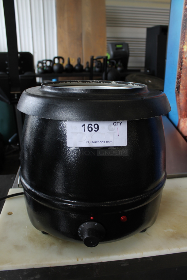 WInco ESW-66 Metal Commercial Countertop Soup Kettle Food Warmer. 120 Volts, 1 Phase. Tested and Working! - Image 1 of 4