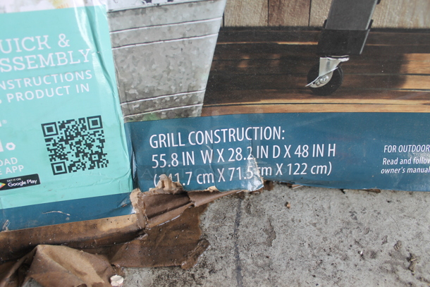 BRAND NEW SCRATCH AND DENT! Members Mark Pro Series Pellet Grill.  - Image 4 of 5