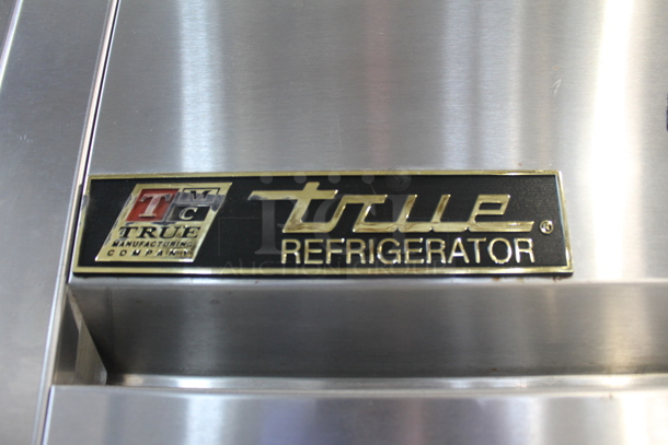 2015 True TG2R-2S ENERGY STAR Stainless Steel Commercial Two Door Reach In Cooler w/ Poly Coated Racks on Commercial Casters. 115 Volts, 1 Phase. Tested and Working! - Image 4 of 7