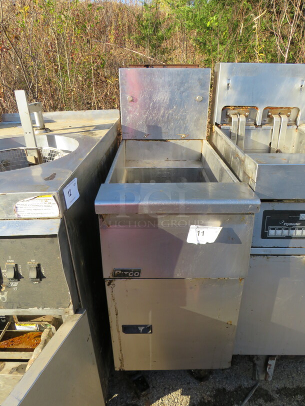 One Pitco Natural Gas Deep fryer. 16X36X46.5