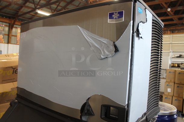 BRAND NEW SCRATCH AND DENT! 2023 Manitowoc IYT1500A-261A Stainless Steel Commercial Ice Head on Commercial Ice Bin. 208-230 Volts, 1 Phase.  - Image 3 of 12