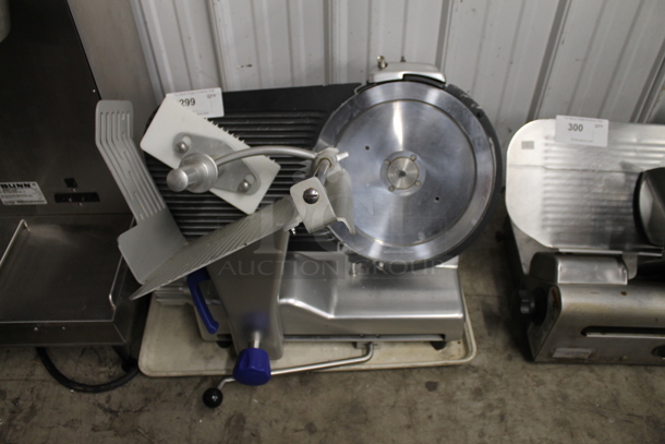 Vollrath 40955 Stainless Steel Commercial Countertop Meat Slicer. 120 Volts, 1 Phase. - Item #1098870