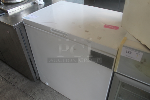 Criterion CCF70M3W Metal Commercial Chest Freezer. 115 Volts, 1 Phase. Tested and Does Not Power On - Image 3 of 5