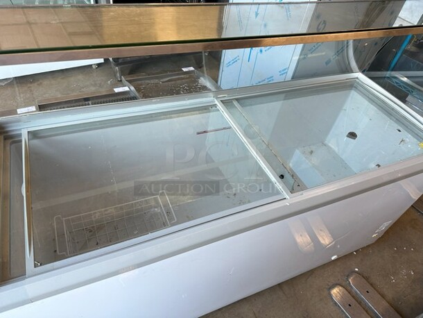 XS-700YXL Metal Commercial Ice Cream Dipping Cabinet w/ Sneeze Guard. 110 Volts, 1 Phase. Tested and Working! - Image 4 of 6