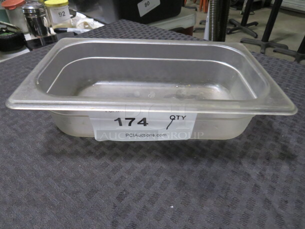 One 1/4 Size 2.5 Inch Deep Food Storage Container. - Image 1 of 1