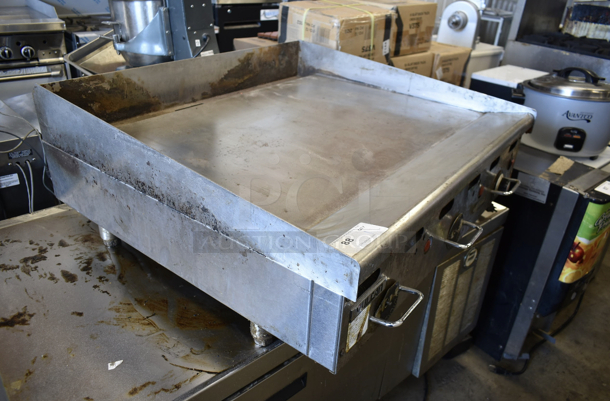 Vulcan Hart 956VX-10100R Stainless Steel Commercial Countertop Natural Gas Powered Flat Top Griddle. - Image 3 of 5