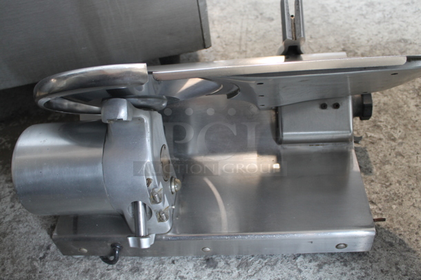 Globe 500 Stainless Steel Commercial Countertop Meat Slicer. 115 Volts, 1 Phase. Tested and Powers On But Parts Do Not Move - Image 6 of 8