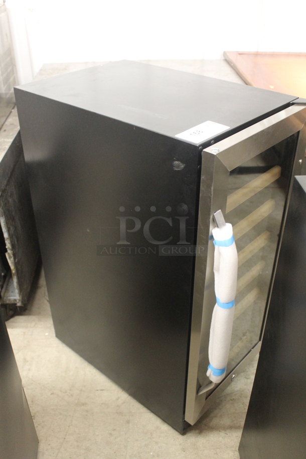 BRAND NEW SCRATCH AND DENT! Avanti WC3015S3S 30 Bottle Black Wine Chiller With Wood Accent Shelving. 115V. Tested And Working!  - Image 2 of 6