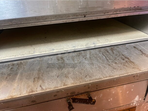 Working! Bakers Pride GP-62 Countertop Pizza Oven - Double Deck, Clean Stones Commercial Natural Gas NSF Tested and Working! - Image 4 of 6