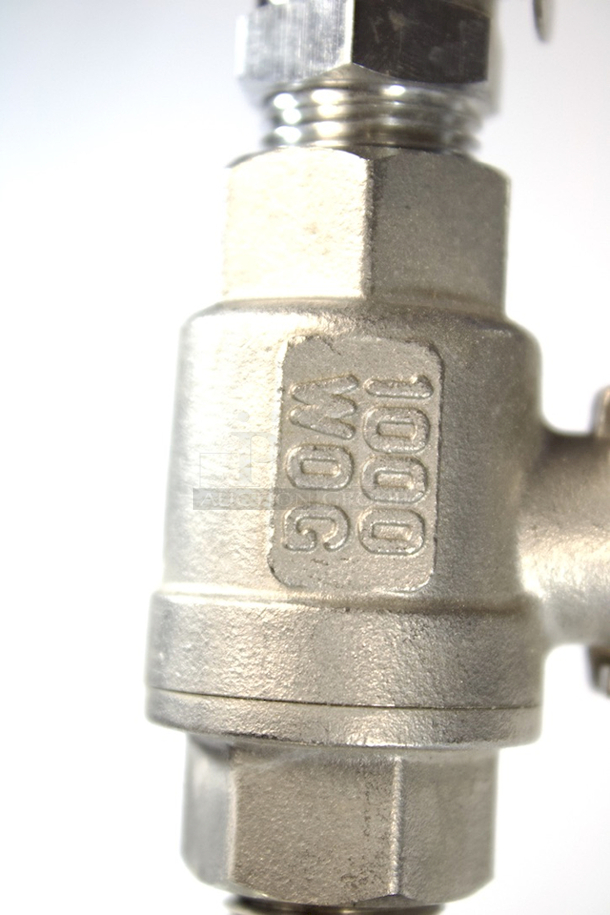 NEW/NEVER USED GW Kent & Glacier Tanks 3 Port Manifold With Pressure Gauge, 3/8” Ball Valve For Gas Inlet & Butterfly Valve - Tri Clamp 1.5 in. - Pull Handle - 12 Position For Optimal Control Of Water Flow.  - Image 4 of 8