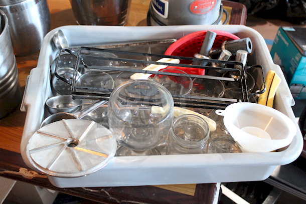 BUS TUB FULL OF MISC RESTAURANTWARE! - Image 1 of 12