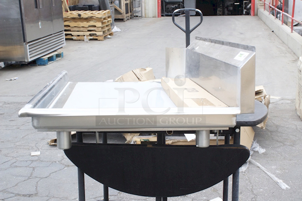 BRAND NEW SCRATCH & DENT! Regency 16 Gauge 4' Clean Dish Table - Image 3 of 8