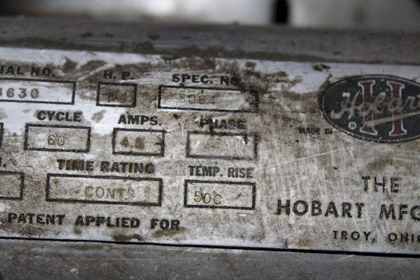 Hobart 1612 Deli Slicer, 11-3/4" Blade 26-1/4"W x 24"D x 21-1/4"H, 115v/60hz  - Image 5 of 5