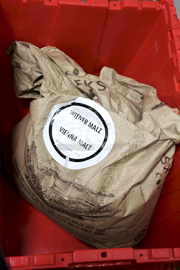 SWEET! Ireks-Stamac Vienna Malt 1856 Craft Malt (Made In Germany), Approx. 23 Lbs In Monoflo DC2115-SP 4 Attached Lid Distribution Container - Image 3 of 3