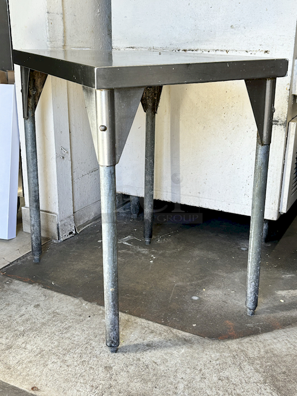 32" Stainless Steel Work Table With Under-Shelf. 32"W x 24"D x 34"H - Image 3 of 5